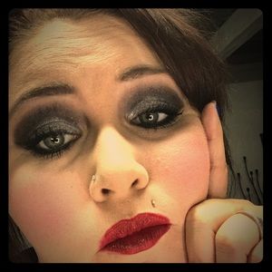 Meet your Posher, Alicia